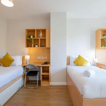 68 - Large Townhouse With Parking By Shortstays 度假居