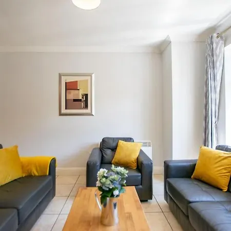 68 - Large Townhouse With Parking By Shortstays 度假居 *